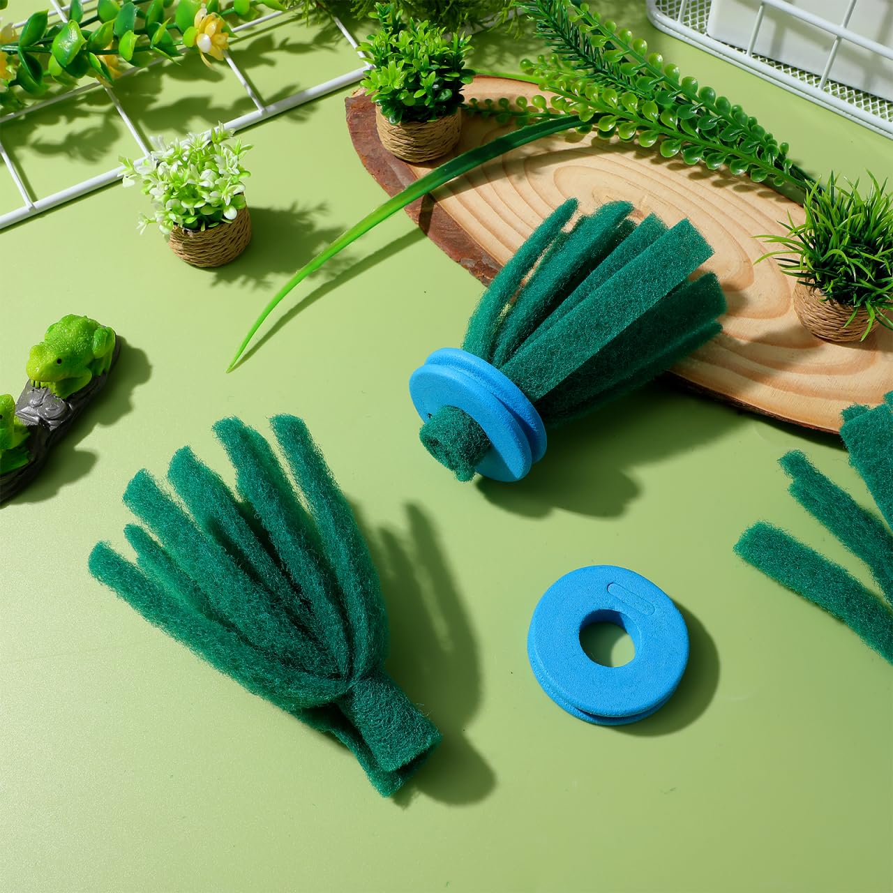 Sewroro 10pcs Fish Spawning Mops: Floating Egg Collector for Aquarium Tanks - Soft Sponge Breeding Grass for Fry Protection and Fish Farming Supplies